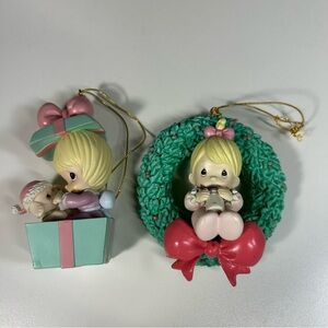 Precious Moments Baby Girl In Wreath And In Gift Box Ornament 3 Inches